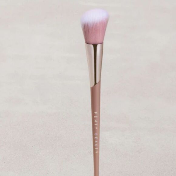 Fenty Beauty 155 Blush Makeup Brush - Picture 2 of 6